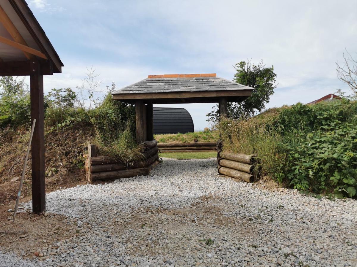 Вилла Glamping Pods Nr Порт-Айзек Экстерьер фото